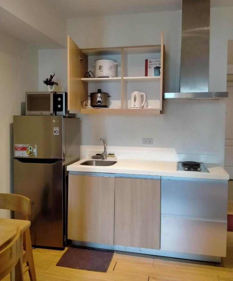 Sm Bicutan Condotel Manila Bagian luar foto