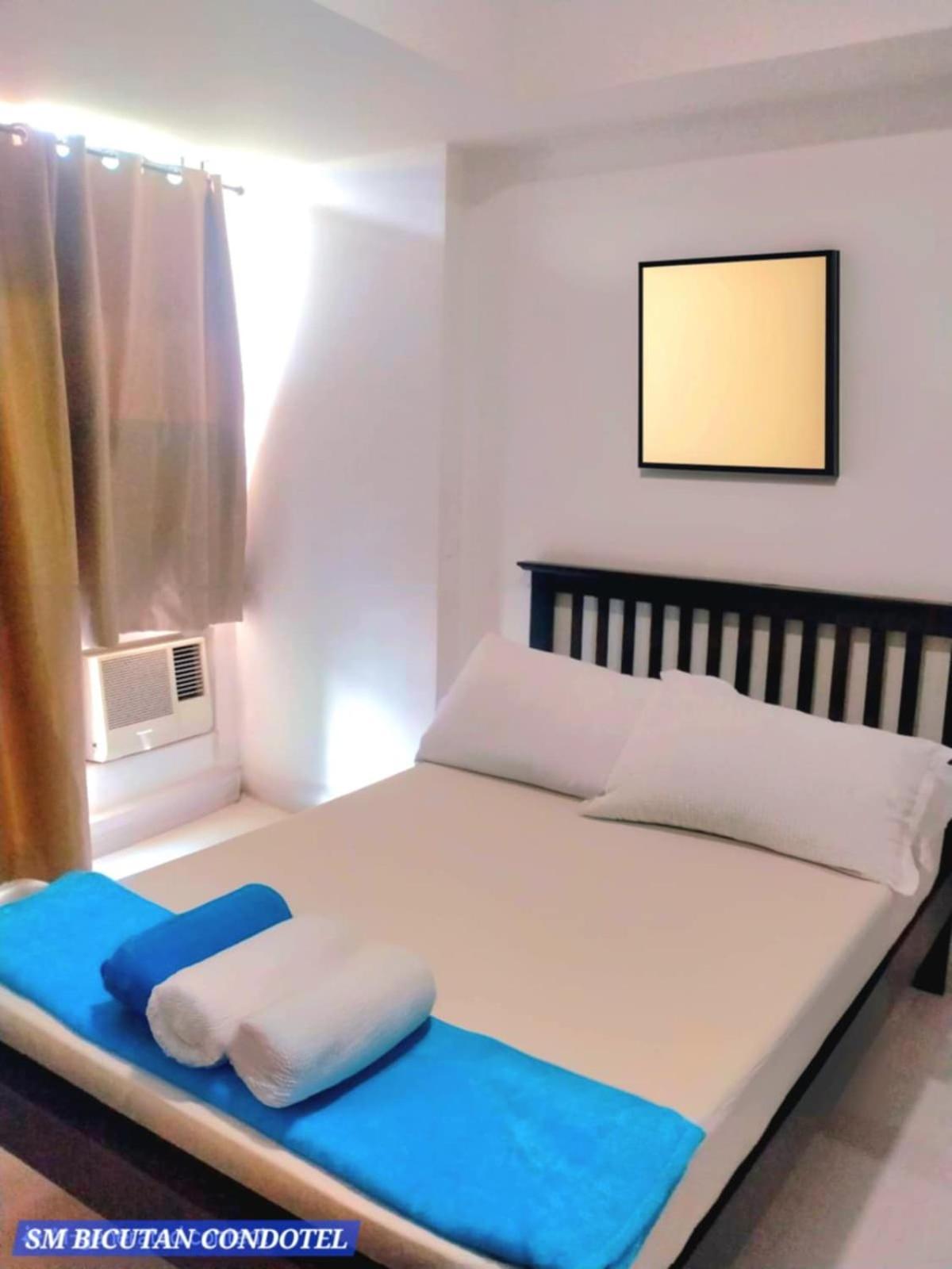 Sm Bicutan Condotel Manila Bagian luar foto