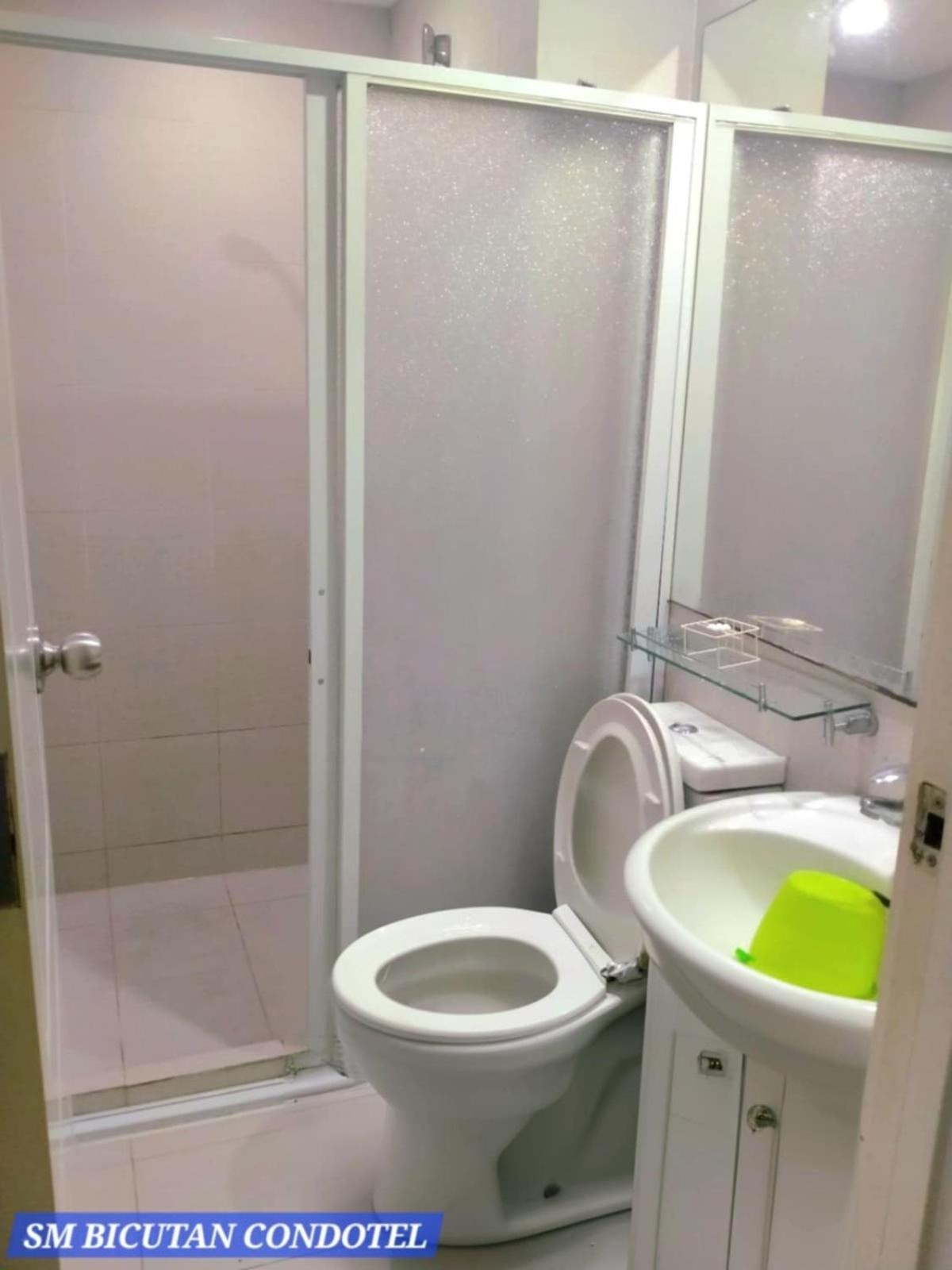 Sm Bicutan Condotel Manila Bagian luar foto